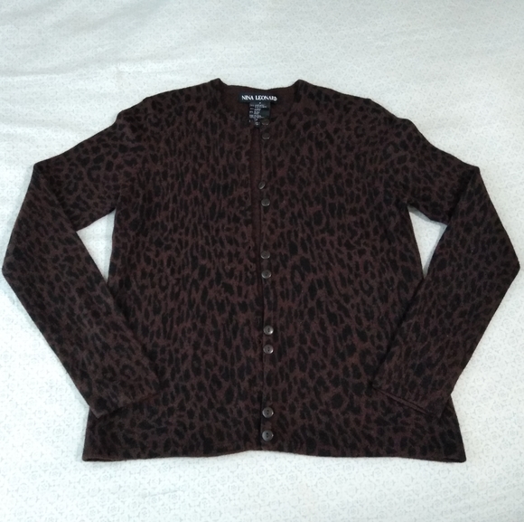 Lambs wool Cardigan Sweater - Picture 2 of 6